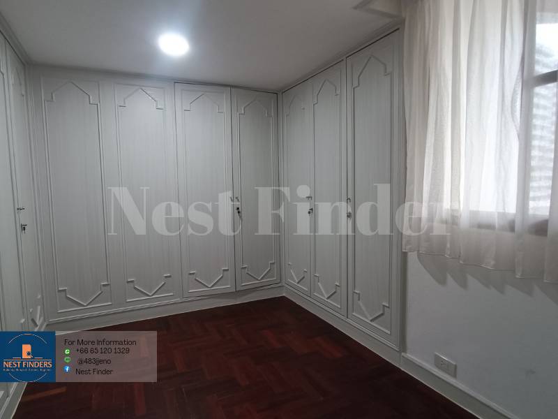 For RentCondoSukhumvit, Asoke, Thonglor : 3-Bedroom Plus Pet Friendly Apartment for Rent at Sukhumvit 49