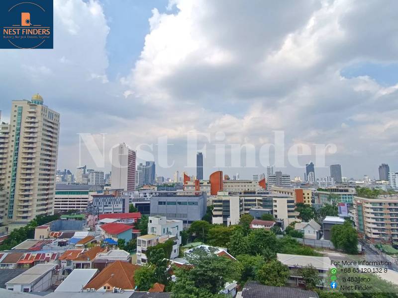 For RentCondoSukhumvit, Asoke, Thonglor : 3-Bedroom Plus Pet Friendly Apartment for Rent at Sukhumvit 49