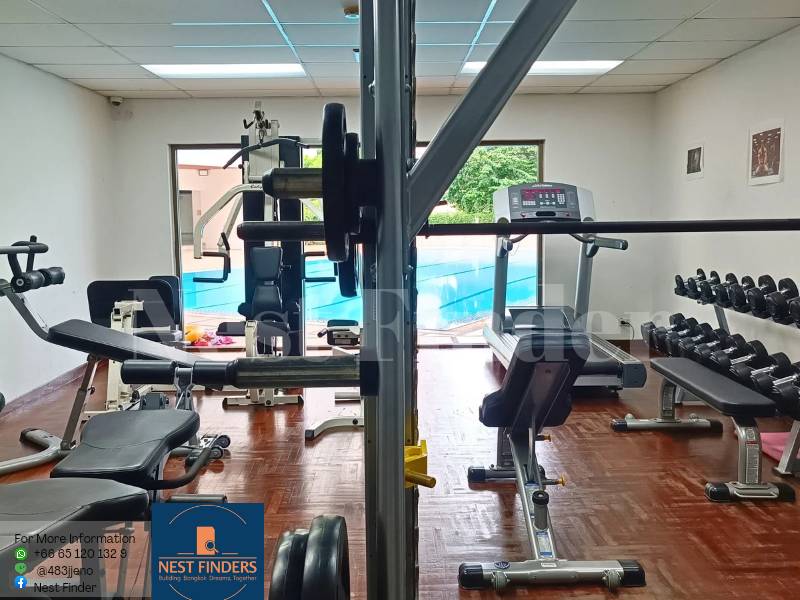 For RentCondoSukhumvit, Asoke, Thonglor : 3-Bedroom Plus Pet Friendly Apartment for Rent at Sukhumvit 49