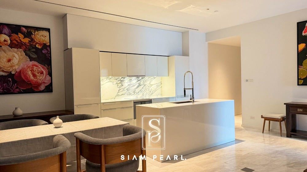 For RentCondoSathorn, Narathiwat : PRIVATE RESIDENCE at the Braded Four Seasons Residence in BKK.