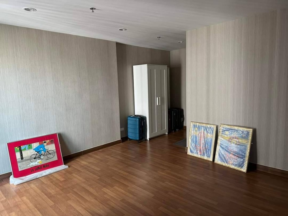 ขายคอนโดบางซื่อ วงศ์สว่าง เตาปูน : ขายคอนโดรีเจ้นท์บางซ่อน เฟส 27 ตึก A ชั้น 22 ห้องสวย วิวสวย วิวโล่ง ห้องขนาด 57.32 ตรม. ราคาขาย 3.20 ล้านบาท