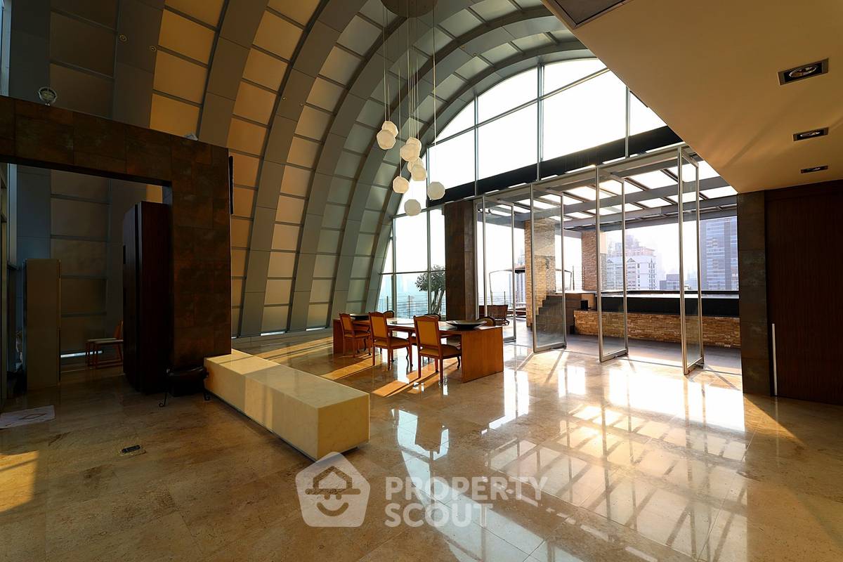 For SaleCondoSukhumvit, Asoke, Thonglor : 4-BR Condo at The Master Centrium Asoke-Sukhumvit near MRT Sukhumvit