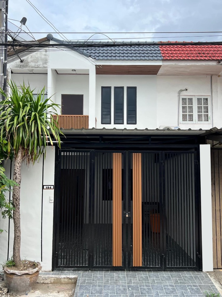 For SaleTownhomeThaphra, Talat Phlu, Wutthakat : 📣📣 Urgent, reservation canceled ‼️ 2-storey house, Bang Bon 1 (Sathorn - Kanlapaphruek), renovated the whole house, changed new materials and equipment, new water and electrical systems at every point, new sanitary ware, new wastewater pipes, new bathroom