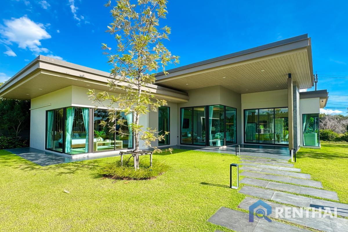 For SaleHousePattaya, Bangsaen, Chonburi : Brand New Pool Villa Modern Tropical Style