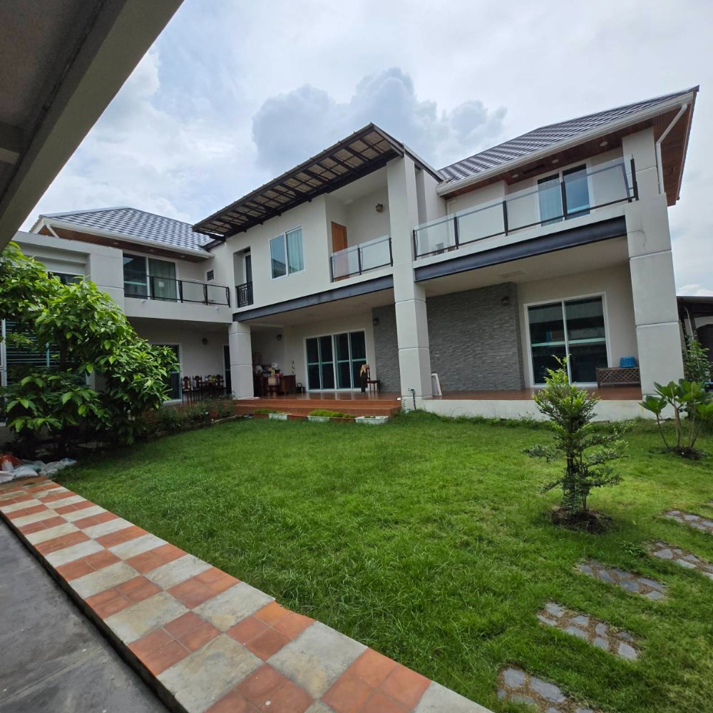 For SaleHouseOnnut, Udomsuk : Single house for sale, Sukhumvit location, 2 floors, 5 bedrooms, 7 bathrooms, BTS Punnawithi, area 202 square wah