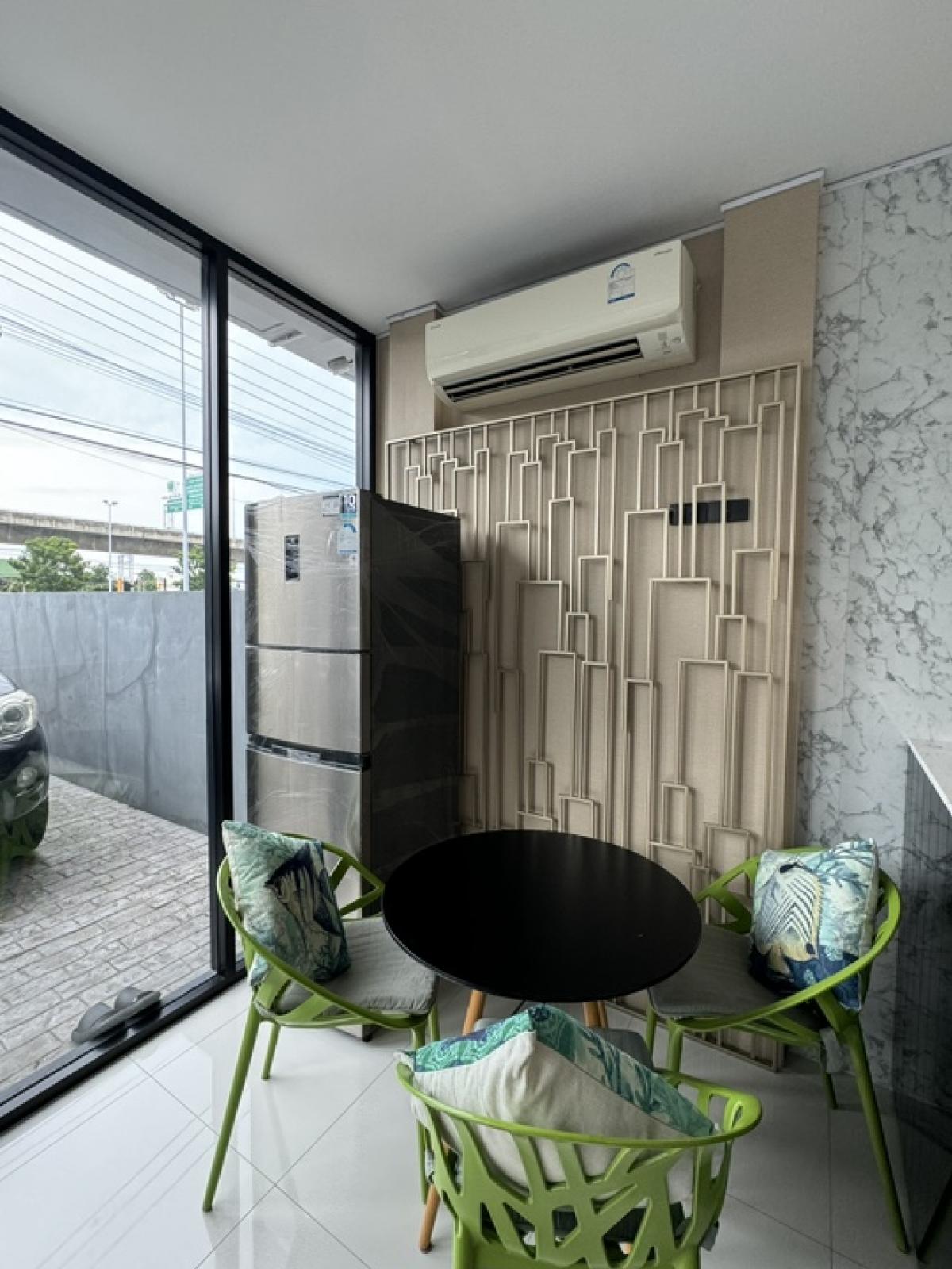 ขายโฮมออฟฟิศพระราม 9 เพชรบุรีตัดใหม่ RCA : อาคารสำนักงาน Altitude Prove - Rama 9 Home Office (อัลติจูด พรูพ - พระราม 9) ขนาดที่ดิน 46 ตารางวา 3 ชั้นครึ่ง  พื้นที่ใช้สอย 427 ตารางเมตร