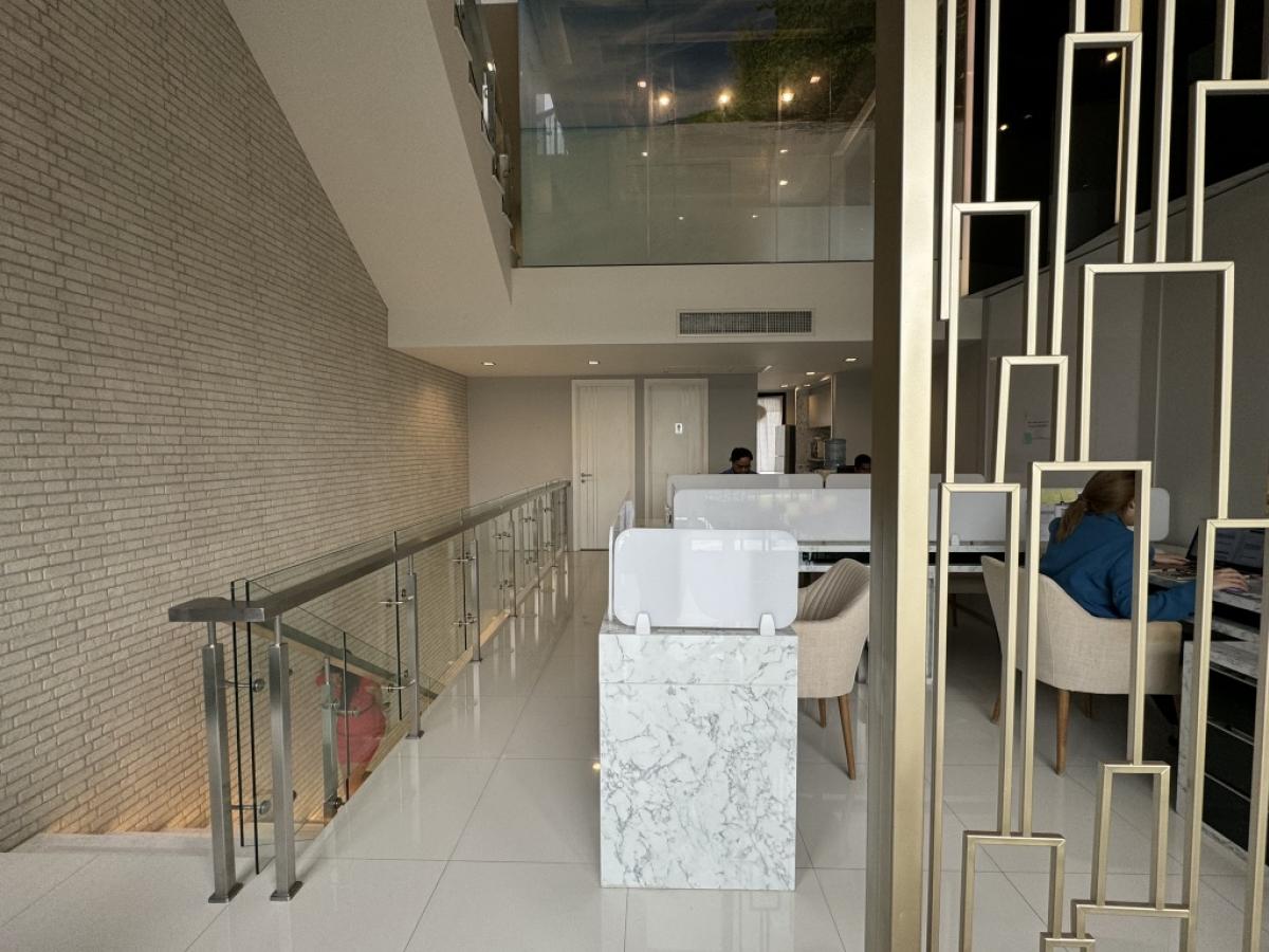 ขายโฮมออฟฟิศพระราม 9 เพชรบุรีตัดใหม่ RCA : อาคารสำนักงาน Altitude Prove - Rama 9 Home Office (อัลติจูด พรูพ - พระราม 9) ขนาดที่ดิน 46 ตารางวา 3 ชั้นครึ่ง  พื้นที่ใช้สอย 427 ตารางเมตร