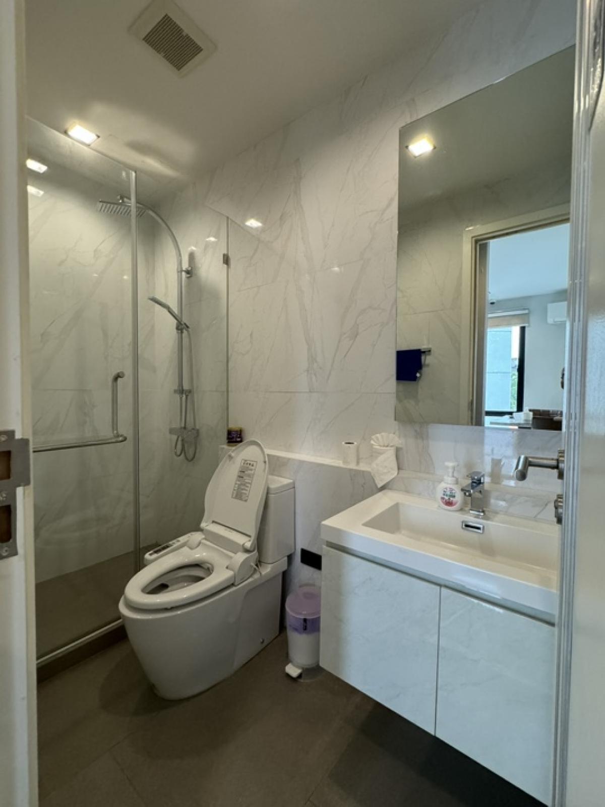 ขายโฮมออฟฟิศพระราม 9 เพชรบุรีตัดใหม่ RCA : อาคารสำนักงาน Altitude Prove - Rama 9 Home Office (อัลติจูด พรูพ - พระราม 9) ขนาดที่ดิน 46 ตารางวา 3 ชั้นครึ่ง  พื้นที่ใช้สอย 427 ตารางเมตร