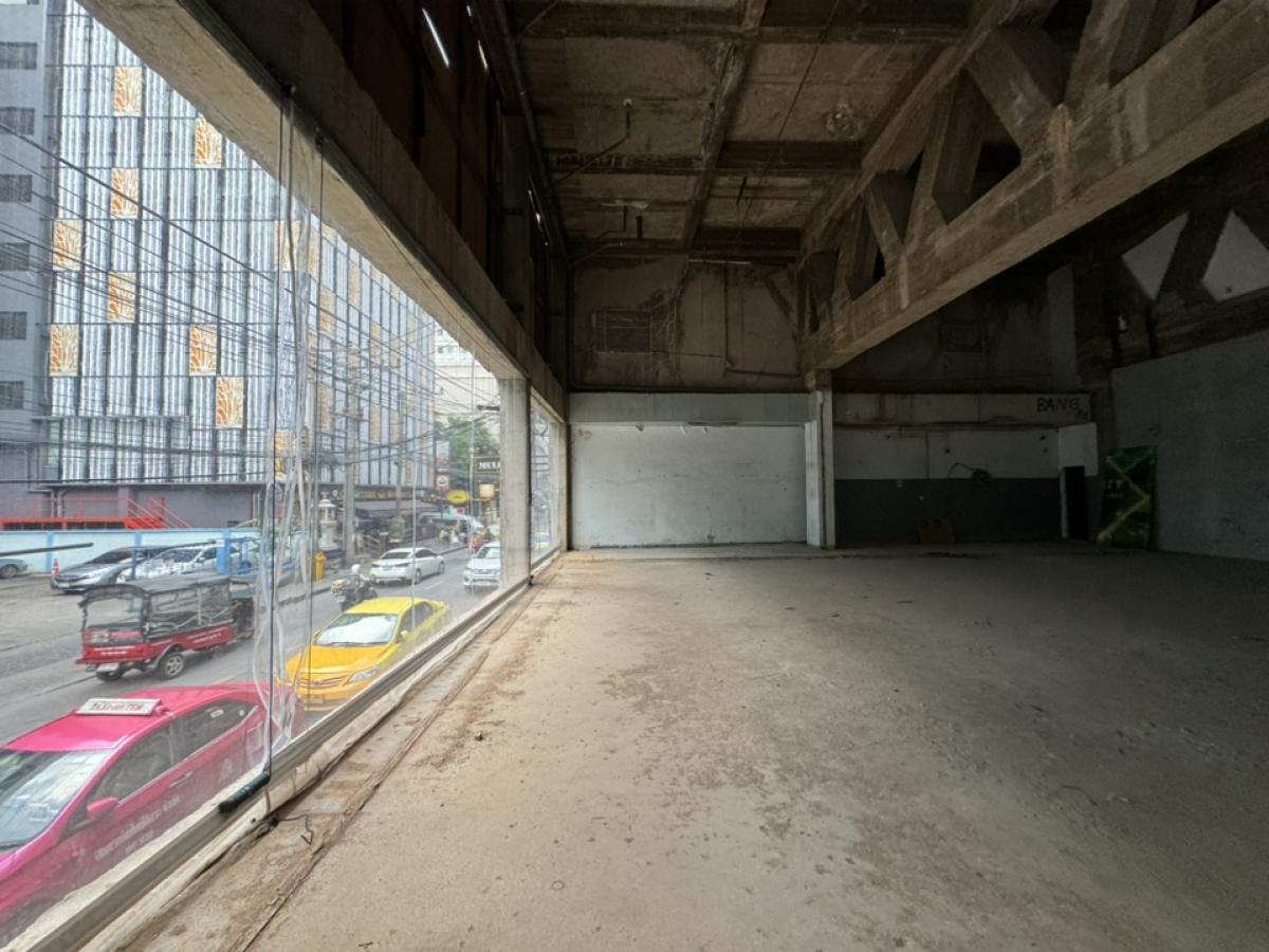 For RentRetail SpaceNana, North Nana,Sukhumvit13, Soi Nana : Rental: Commercial Space For Bar / Restaurant / Spa etc In Nana , 498 sqm For rent, space suitable for a bar / restaurant / spa, size 498 sq m 🔥🔥Rental Price: 970,000 THB / Month🔥🔥#realestatethailand #ShopForLease #RestaurantForLease #CommercialForLease #