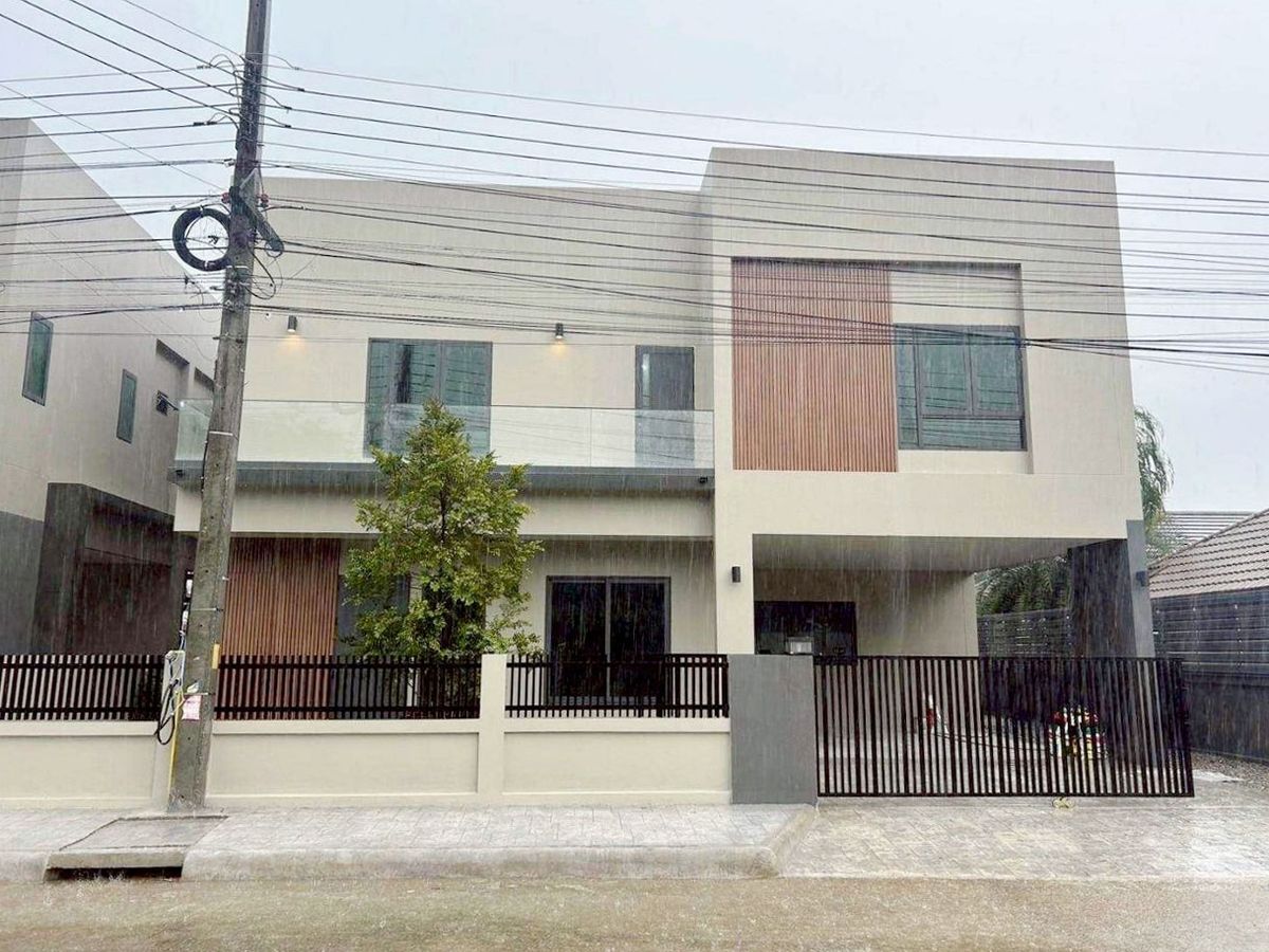 ให้เช่าบ้านเชียงใหม่ : บ้านในโครงการ ให้เช่าเดือนละ 55,000 บาท ไม่ไกลจากกาดฝรั่ง No.14H806