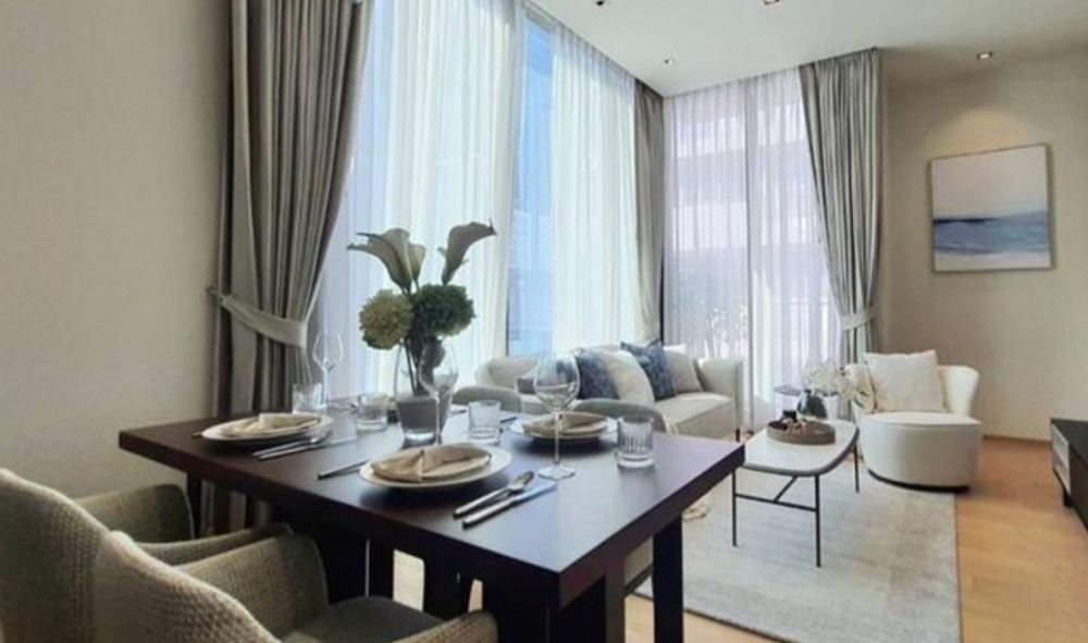 For RentCondoWitthayu, Chidlom, Langsuan, Ploenchit : 28 Chidlom 70 sq.m. Eng 中 日 Please add LINE ID @806qphgn o8415o5483