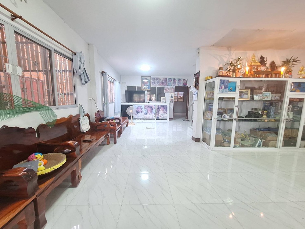 For SaleHouseBang kae, Phetkasem : Urgent sale, 2-storey detached house, Chuen Suk Village, Soi Rom Sai-Phetkasem 63, near Makro Bang Bon