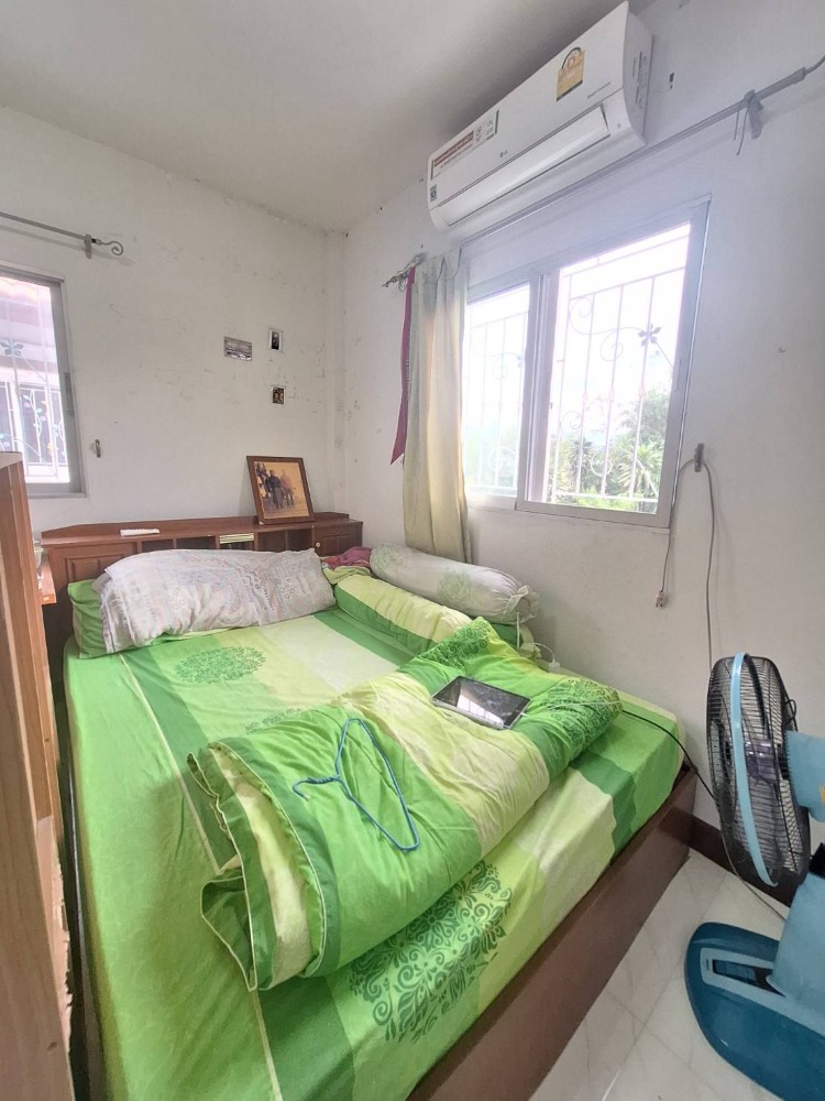 For SaleHouseBang kae, Phetkasem : Urgent sale, 2-storey detached house, Chuen Suk Village, Soi Rom Sai-Phetkasem 63, near Makro Bang Bon