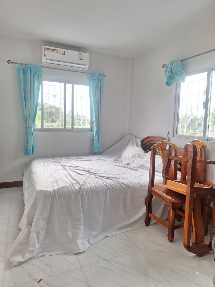 For SaleHouseBang kae, Phetkasem : Urgent sale, 2-storey detached house, Chuen Suk Village, Soi Rom Sai-Phetkasem 63, near Makro Bang Bon