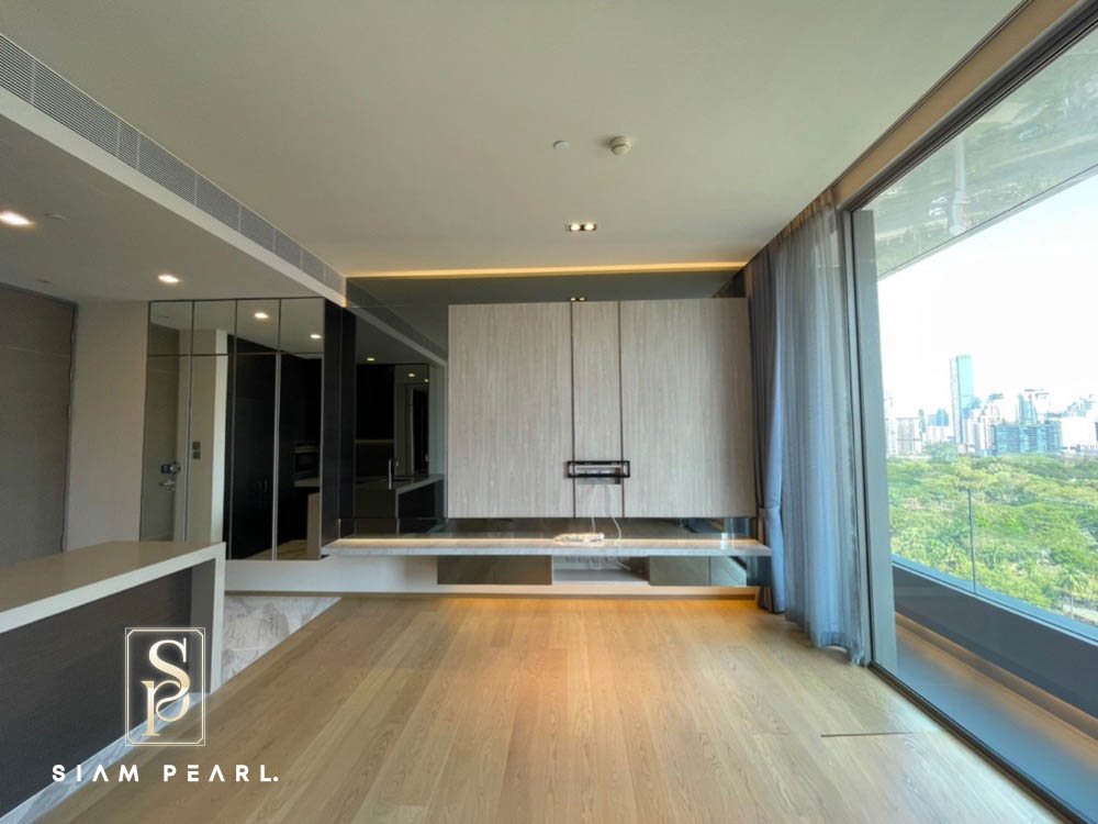 ขายคอนโดสีลม ศาลาแดง บางรัก : Condo in Lumpini - Silom area, ready to move in