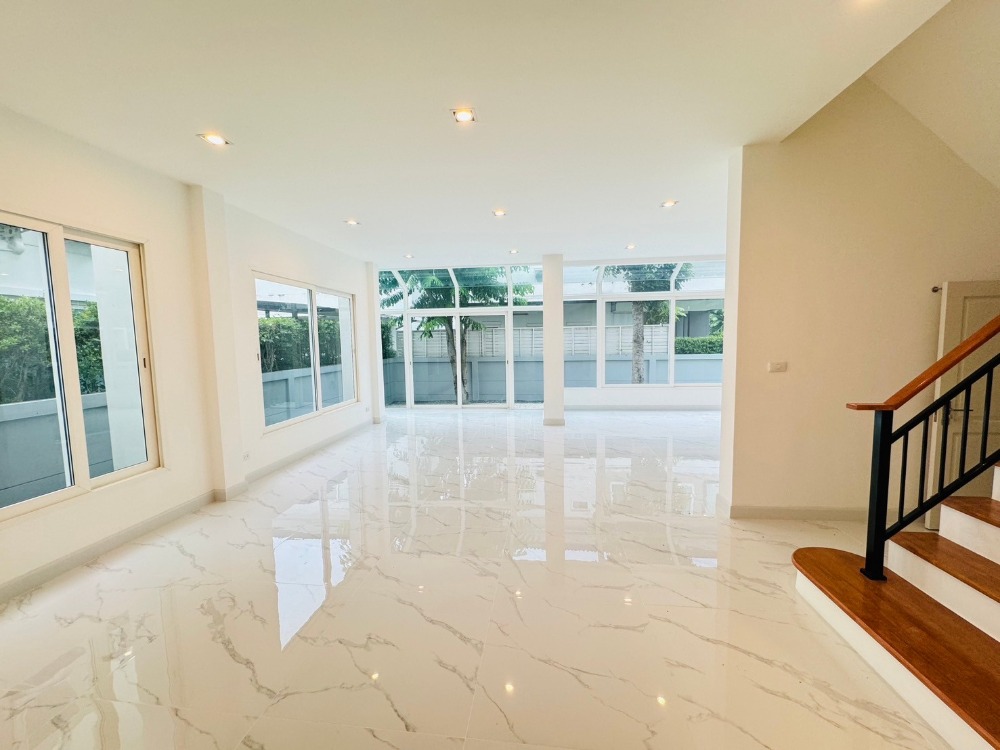 ขายบ้านปิ่นเกล้า จรัญสนิทวงศ์ : ขายบ้านเดี่ยว เดอะ แกรนด์ ปิ่นเกล้า 4 ห้องนอน 4 ห้องน้ำ 4 จอดรถ บนที่ดิน 100 ตร.วา บ้านผนังกระจก เชื่อมสวนข้างบ้าน โปร่งสบาย เดินทางสะดวก ติดถนนใหญ่ ปิ่นเกล้า-บรมราชชนนี