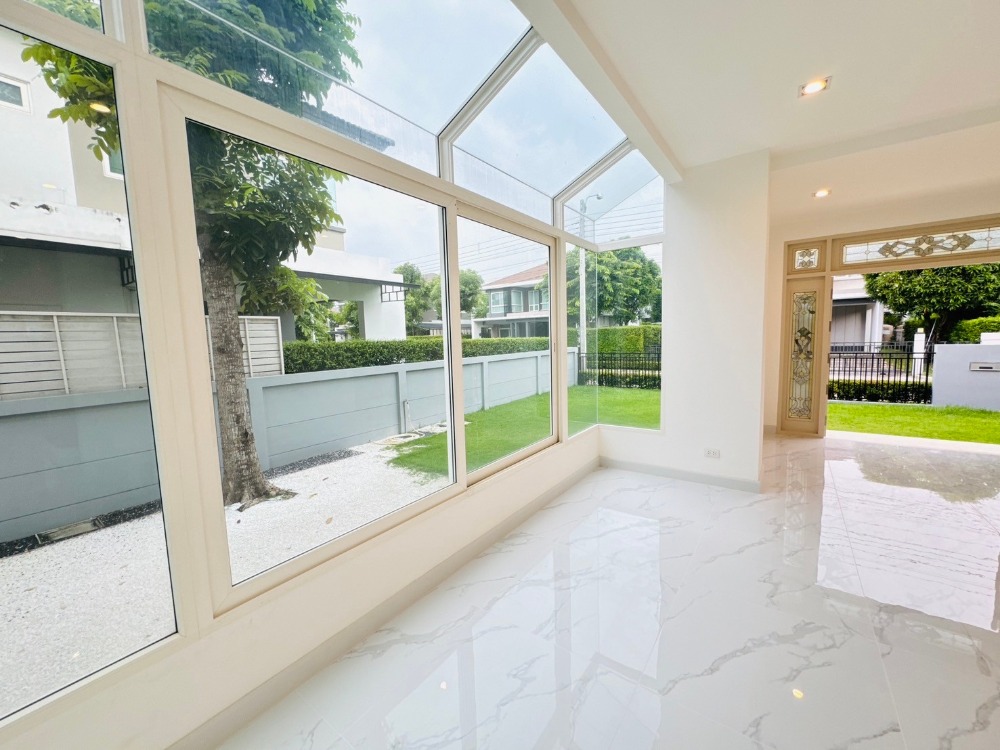 ขายบ้านปิ่นเกล้า จรัญสนิทวงศ์ : ขายบ้านเดี่ยว เดอะ แกรนด์ ปิ่นเกล้า 4 ห้องนอน 4 ห้องน้ำ 4 จอดรถ บนที่ดิน 100 ตร.วา บ้านผนังกระจก เชื่อมสวนข้างบ้าน โปร่งสบาย เดินทางสะดวก ติดถนนใหญ่ ปิ่นเกล้า-บรมราชชนนี