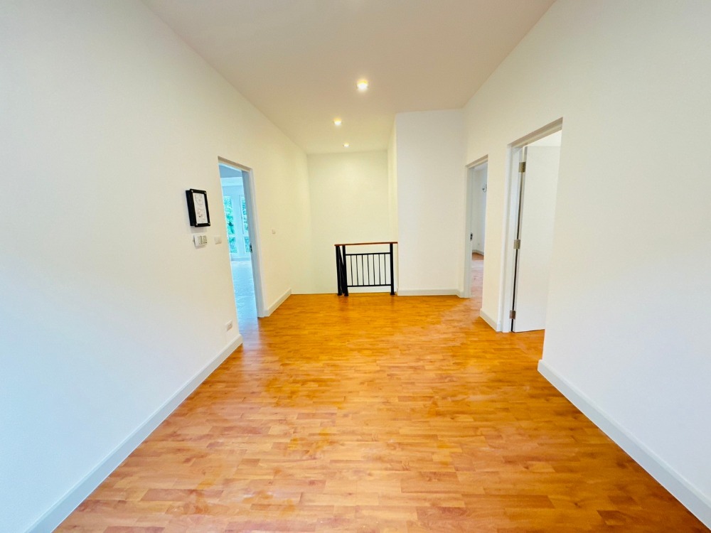 ขายบ้านปิ่นเกล้า จรัญสนิทวงศ์ : ขายบ้านเดี่ยว เดอะ แกรนด์ ปิ่นเกล้า 4 ห้องนอน 4 ห้องน้ำ 4 จอดรถ บนที่ดิน 100 ตร.วา บ้านผนังกระจก เชื่อมสวนข้างบ้าน โปร่งสบาย เดินทางสะดวก ติดถนนใหญ่ ปิ่นเกล้า-บรมราชชนนี