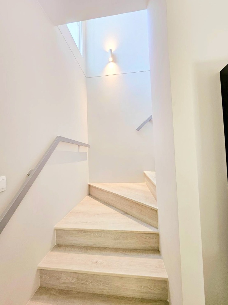 ขายบ้านบางนา แบริ่ง ลาซาล : ขาย บ้าน โครงการ Anya บางนา-รามคำแหง 2 44 ตรว. 2 นอน 3 น้ำ ใหม่มาก ตกแต่งครบ พร้อมอยู่