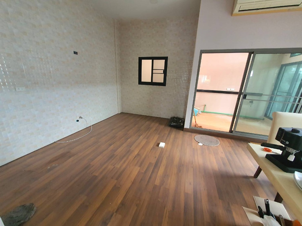 ขายทาวน์โฮมแจ้งวัฒนะ เมืองทอง : ขายทาวโฮม 3 ชั้น หมู่บ้านภัทรโมทาวน์ 37 ตรว หลังมุม PIM ปากเกร็ด เซ็นทรัล แจ้งวัฒนะ MRTสีชมพู