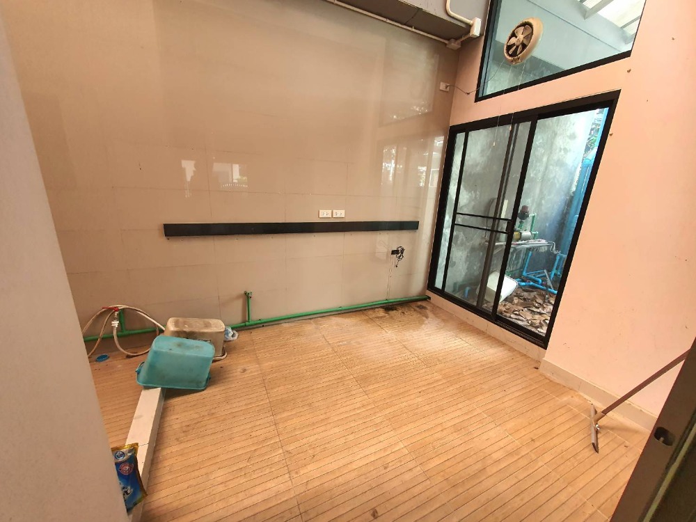 ขายทาวน์โฮมแจ้งวัฒนะ เมืองทอง : ขายทาวโฮม 3 ชั้น หมู่บ้านภัทรโมทาวน์ 37 ตรว หลังมุม PIM ปากเกร็ด เซ็นทรัล แจ้งวัฒนะ MRTสีชมพู