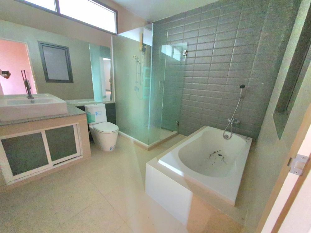 ขายทาวน์โฮมแจ้งวัฒนะ เมืองทอง : ขายทาวโฮม 3 ชั้น หมู่บ้านภัทรโมทาวน์ 37 ตรว หลังมุม PIM ปากเกร็ด เซ็นทรัล แจ้งวัฒนะ MRTสีชมพู