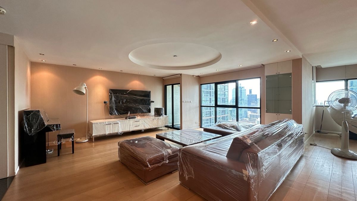 ขายคอนโดสาทร นราธิวาส : คอนโดหรูใจกลางสาทร วิวพาโนราม่า 3 ด้าน บนชั้น 37 ชีวิตเหนือระดับรอคุณอยู่