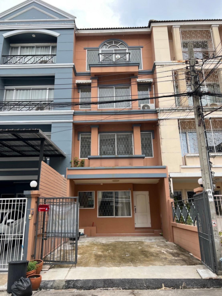 For RentTownhomeBangna, Bearing, Lasalle : Townhouse for rent, Sukhumvit 101-1, near BTS Punnawithi, area 20.6 square wah, usable area 230 square meters, 3 bedrooms, 3 bathrooms