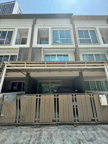 For RentTownhomeLadprao, Central Ladprao : HR1883 Home office for rent, 3 floors, Lumpini project, Soi Lat Phrao 21, convenient transportation, near MRT Lat Phrao