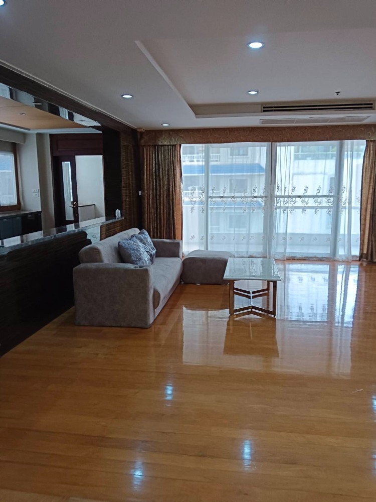 ให้เช่าคอนโดสุขุมวิท อโศก ทองหล่อ : Century Heights, 3  bed,  60000  per month