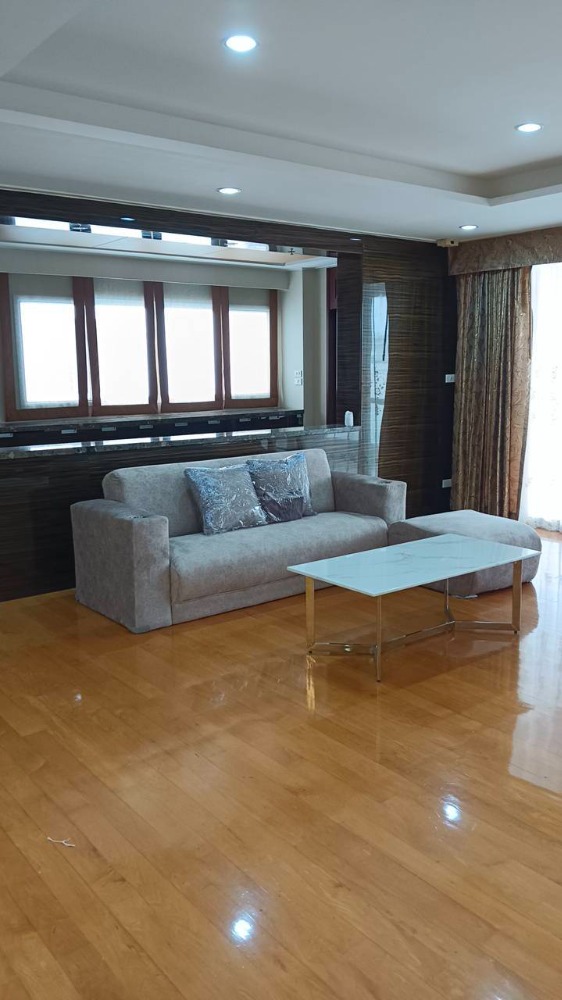 ให้เช่าคอนโดสุขุมวิท อโศก ทองหล่อ : Century Heights, 3  bed,  60000  per month