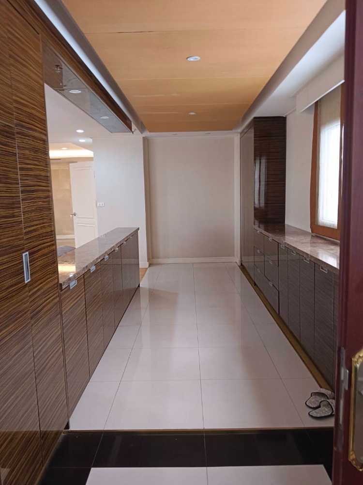 ให้เช่าคอนโดสุขุมวิท อโศก ทองหล่อ : Century Heights, 3  bed,  60000  per month