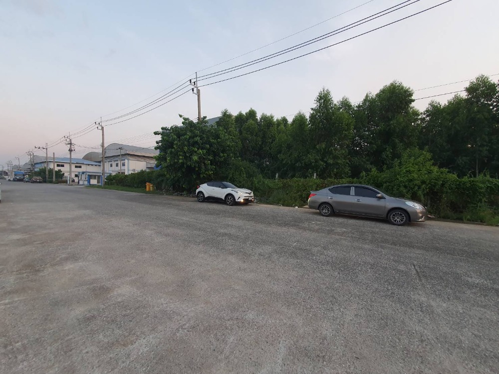 ขายที่ดินสมุทรปราการ สำโรง : ขายที่ดินเปล่า ซอยจงศิริ  พื้นที่ 9 ไร่ 38 ตรว. แพรกษา  จ.สมุทรปราการ แปลงมุม ทำเลดี  ราคาถูก