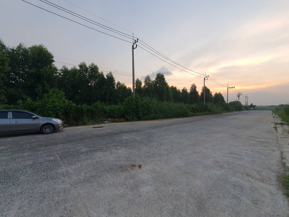 ขายที่ดินสมุทรปราการ สำโรง : ขายที่ดินเปล่า ซอยจงศิริ  พื้นที่ 9 ไร่ 38 ตรว. แพรกษา  จ.สมุทรปราการ แปลงมุม ทำเลดี  ราคาถูก