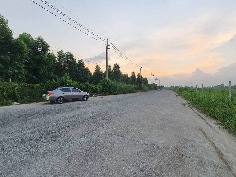 ขายที่ดินสมุทรปราการ สำโรง : ขายที่ดินเปล่า ซอยจงศิริ  พื้นที่ 9 ไร่ 38 ตรว. แพรกษา  จ.สมุทรปราการ แปลงมุม ทำเลดี  ราคาถูก