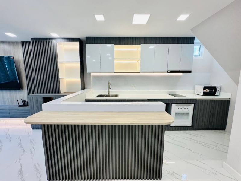 ขายบ้านรัชดา ห้วยขวาง : ขายบ้านพร้อมอยู่ หลังมุม ติดถนน 2 ด้าน ทำเลรัชดา 18 แต่งใหม่ทั้งหลัง ทำเลดีมาก ใกล้ MRT ของแถมเพียบ