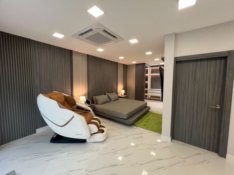 ขายบ้านรัชดา ห้วยขวาง : ขายบ้านพร้อมอยู่ หลังมุม ติดถนน 2 ด้าน ทำเลรัชดา 18 แต่งใหม่ทั้งหลัง ทำเลดีมาก ใกล้ MRT ของแถมเพียบ