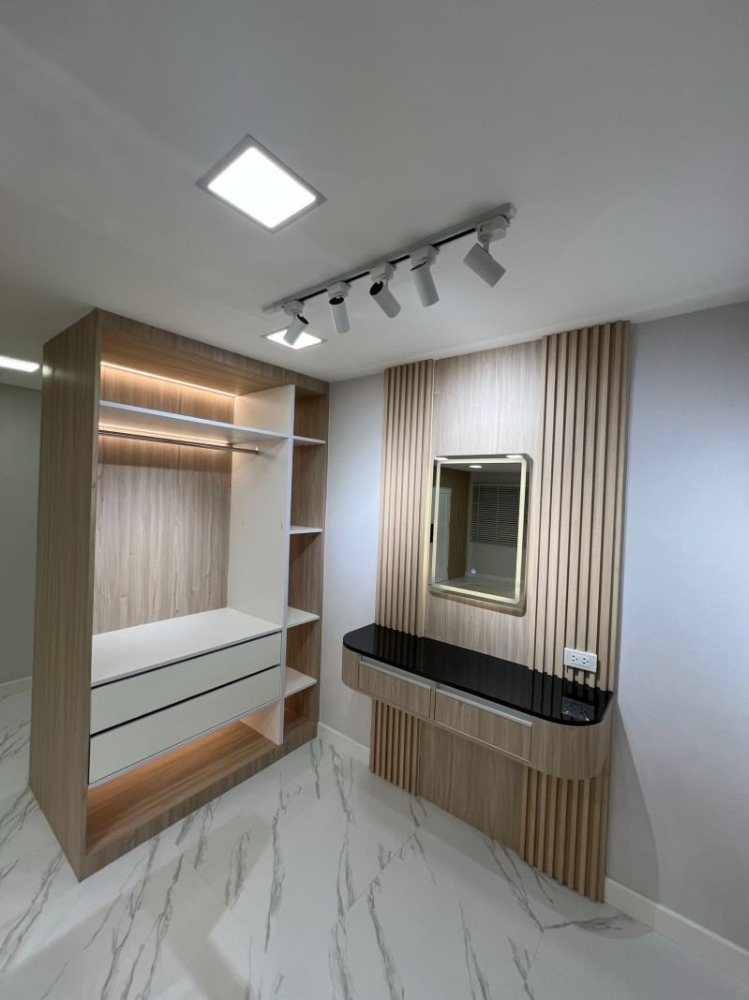 ขายบ้านรัชดา ห้วยขวาง : ขายบ้านพร้อมอยู่ หลังมุม ติดถนน 2 ด้าน ทำเลรัชดา 18 แต่งใหม่ทั้งหลัง ทำเลดีมาก ใกล้ MRT ของแถมเพียบ