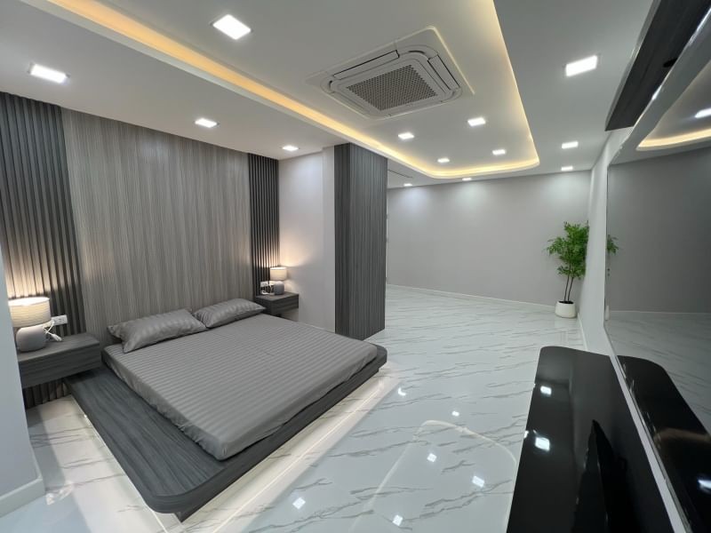 ขายบ้านรัชดา ห้วยขวาง : ขายบ้านพร้อมอยู่ หลังมุม ติดถนน 2 ด้าน ทำเลรัชดา 18 แต่งใหม่ทั้งหลัง ทำเลดีมาก ใกล้ MRT ของแถมเพียบ