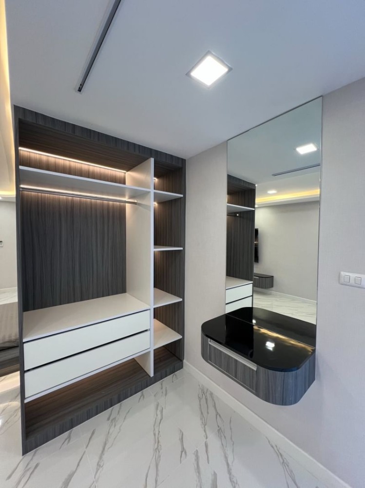 ขายบ้านรัชดา ห้วยขวาง : ขายบ้านพร้อมอยู่ หลังมุม ติดถนน 2 ด้าน ทำเลรัชดา 18 แต่งใหม่ทั้งหลัง ทำเลดีมาก ใกล้ MRT ของแถมเพียบ