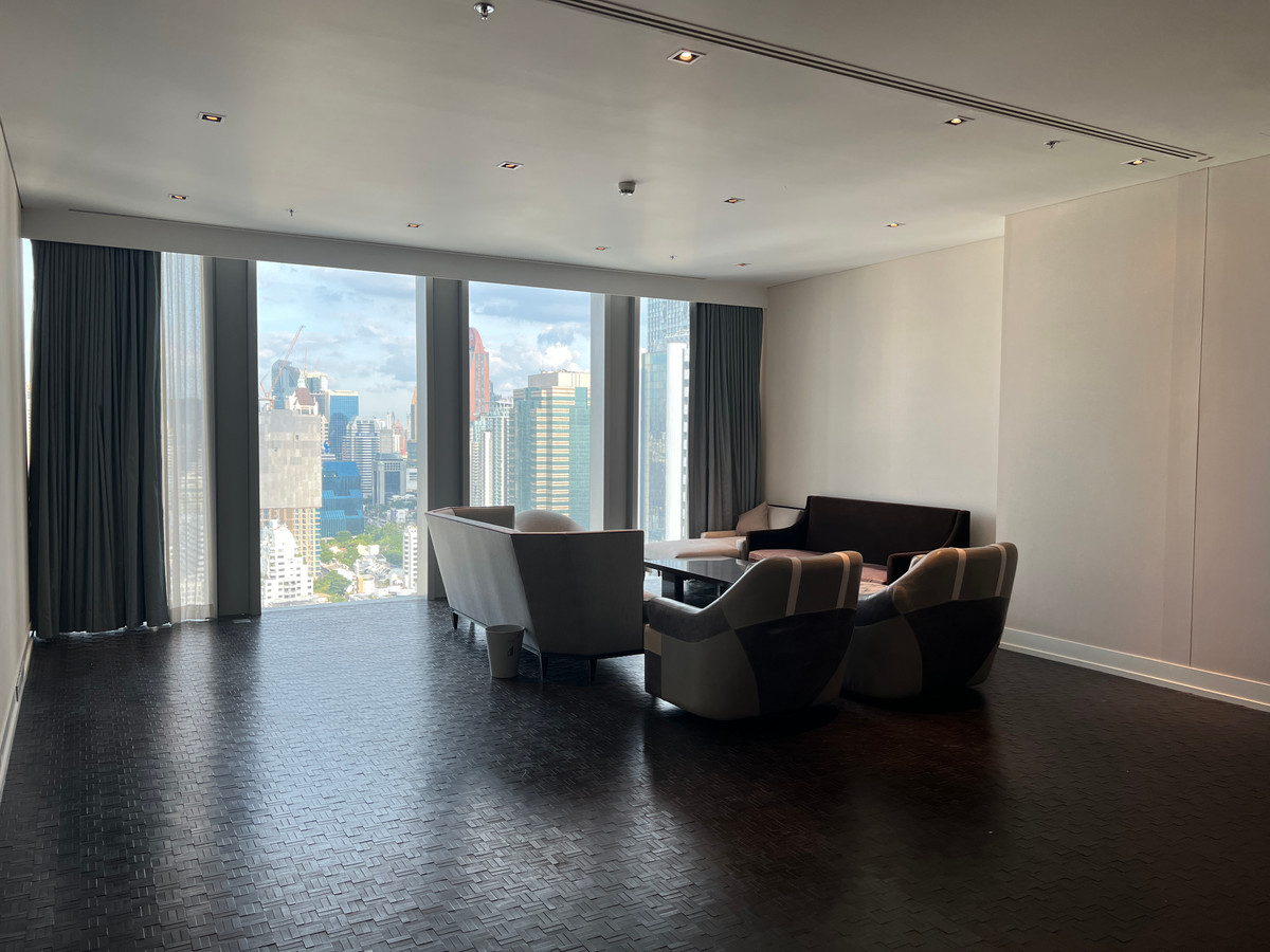 ให้เช่าคอนโดสาทร นราธิวาส : 🚨🔥 ให้เช่า 3 ห้องนอน สุดหรู – 279,000 บาท/เดือน