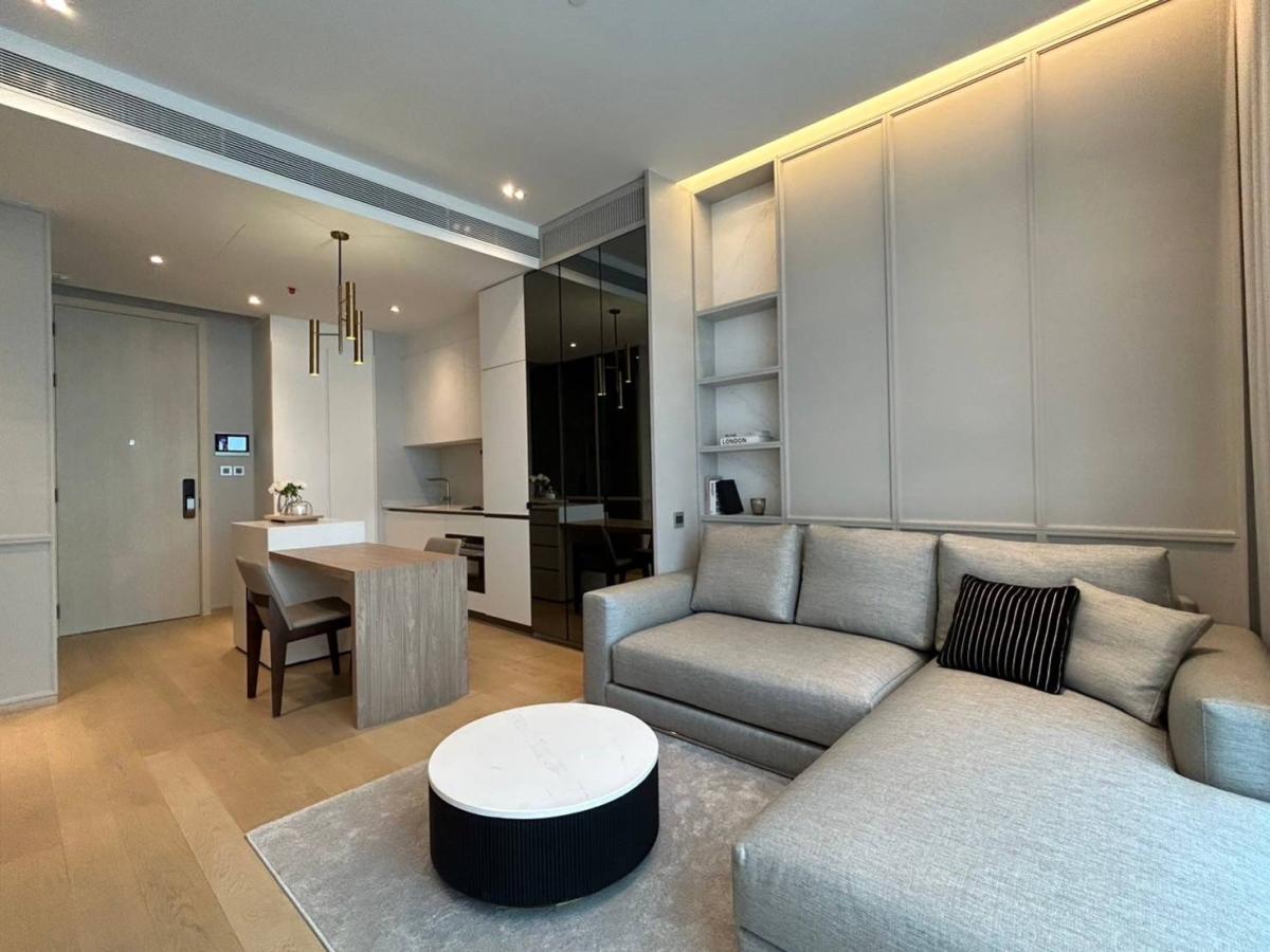 For RentCondoSukhumvit, Asoke, Thonglor : 03/04/2026, Rent a condo The Strand Thonglor 1 bedroom, beautiful view, close to BTS Thonglor
Luxurious and worth it, 53 sq.m., only 74,000 baht/month! 0642748883