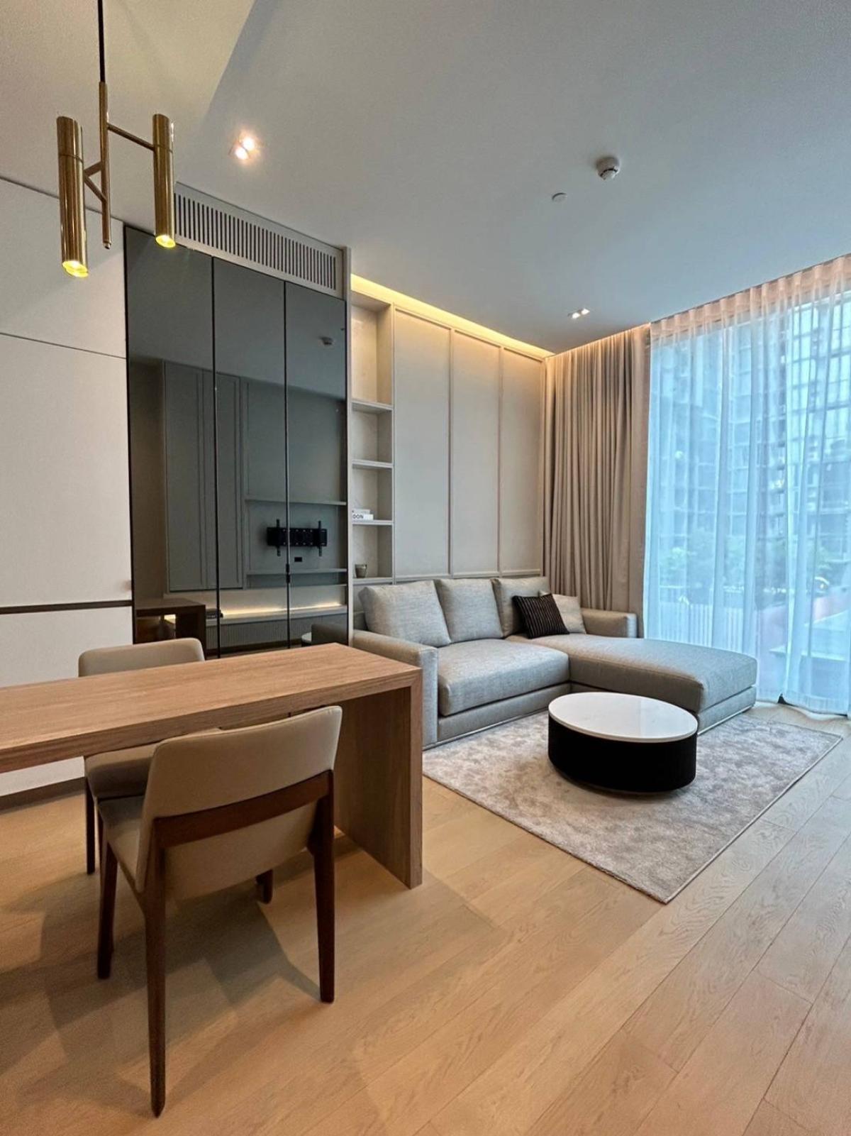 For RentCondoSukhumvit, Asoke, Thonglor : 03/04/2026, Rent a condo The Strand Thonglor 1 bedroom, beautiful view, close to BTS Thonglor
Luxurious and worth it, 53 sq.m., only 74,000 baht/month! 0642748883
