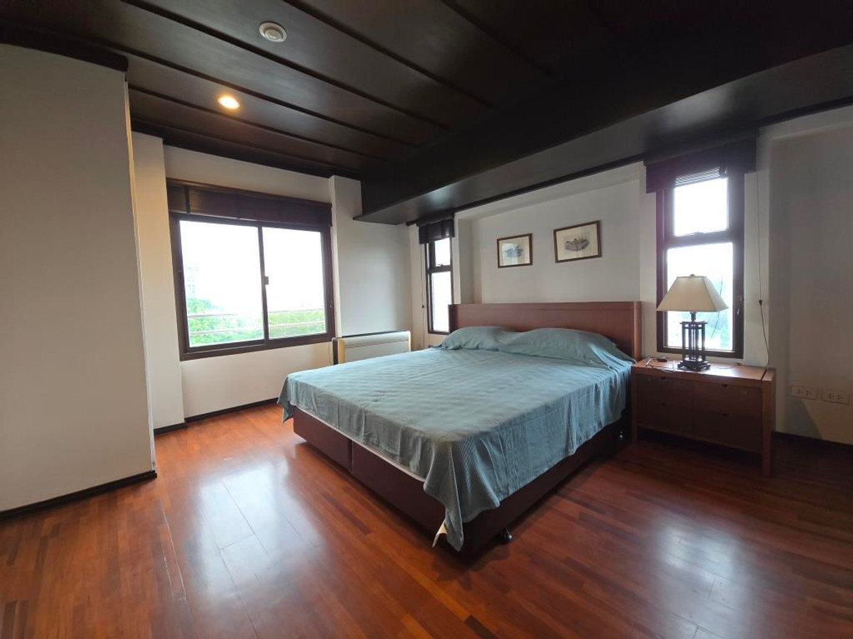 For RentAri,Anusaowaree : Low-rise apartment, area 200 sq m., 3 bedrooms, loft room 10-15min walk from BTS Ari