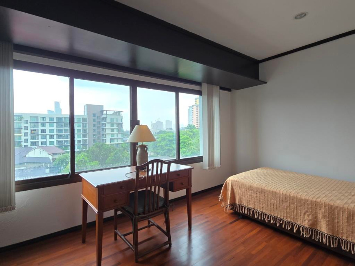 For RentAri,Anusaowaree : Low-rise apartment, area 200 sq m., 3 bedrooms, loft room 10-15min walk from BTS Ari