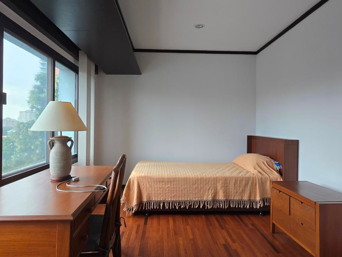 For RentAri,Anusaowaree : Low-rise apartment, area 200 sq m., 3 bedrooms, loft room 10-15min walk from BTS Ari