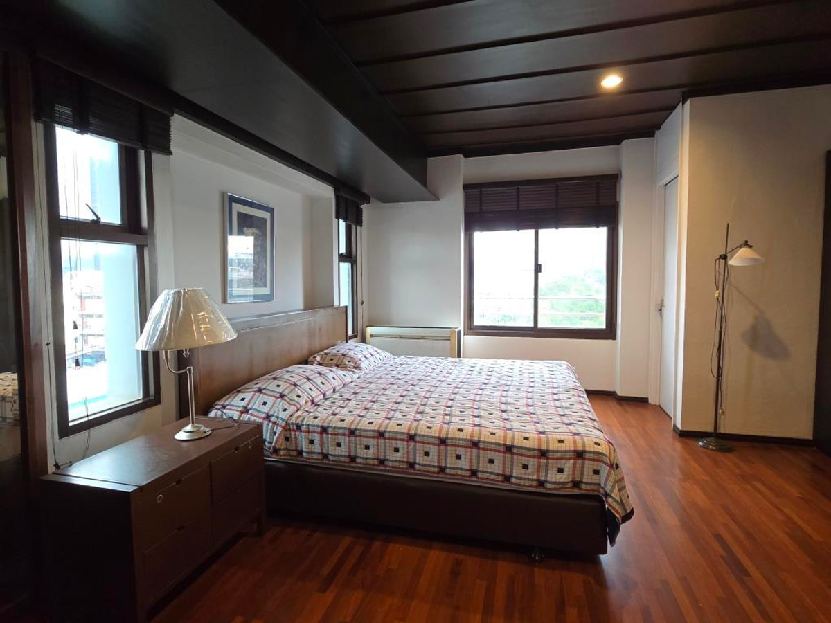 For RentAri,Anusaowaree : Low-rise apartment, area 200 sq m., 3 bedrooms, loft room 10-15min walk from BTS Ari