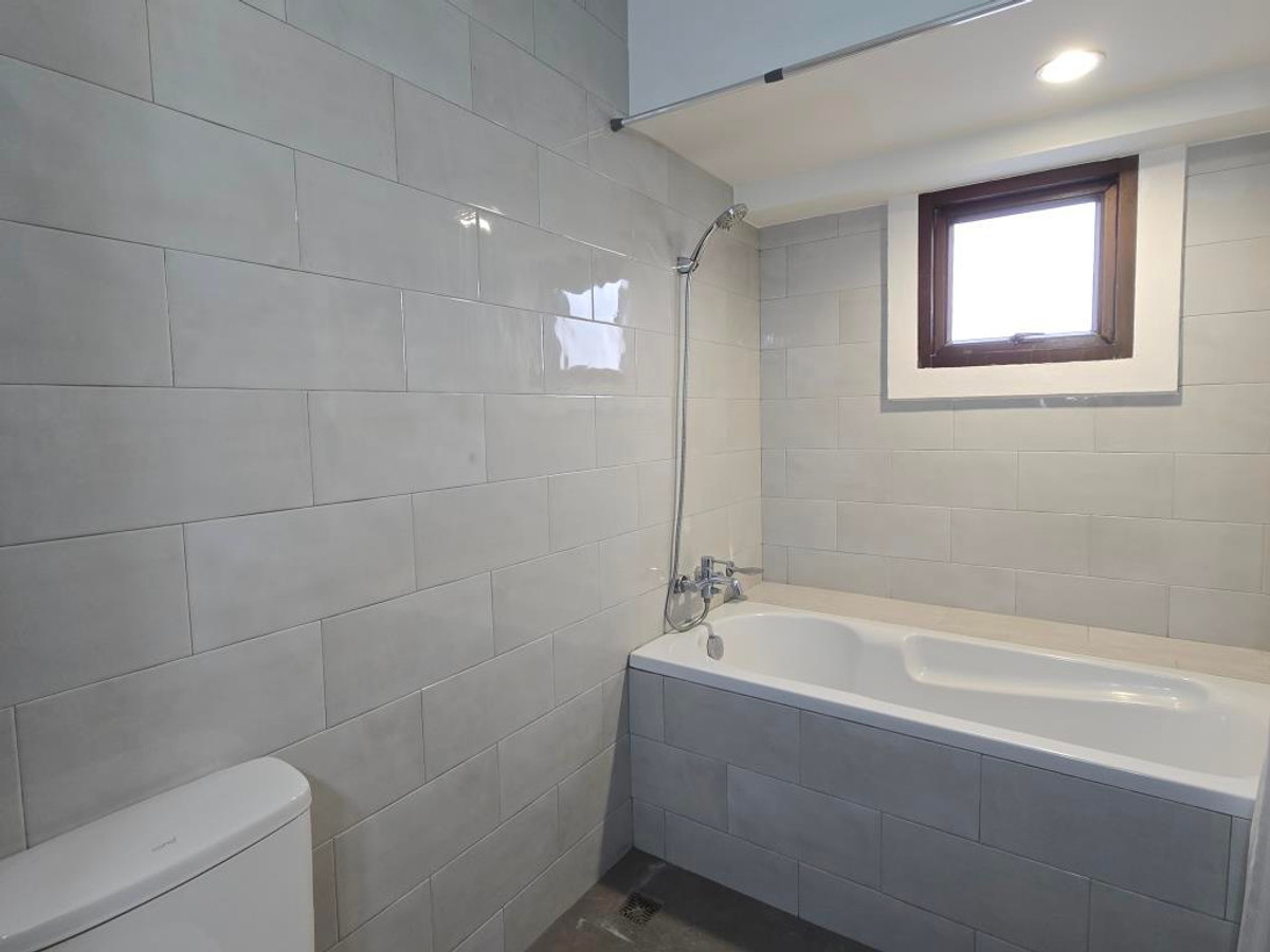 For RentAri,Anusaowaree : Low-rise apartment, area 200 sq m., 3 bedrooms, loft room 10-15min walk from BTS Ari