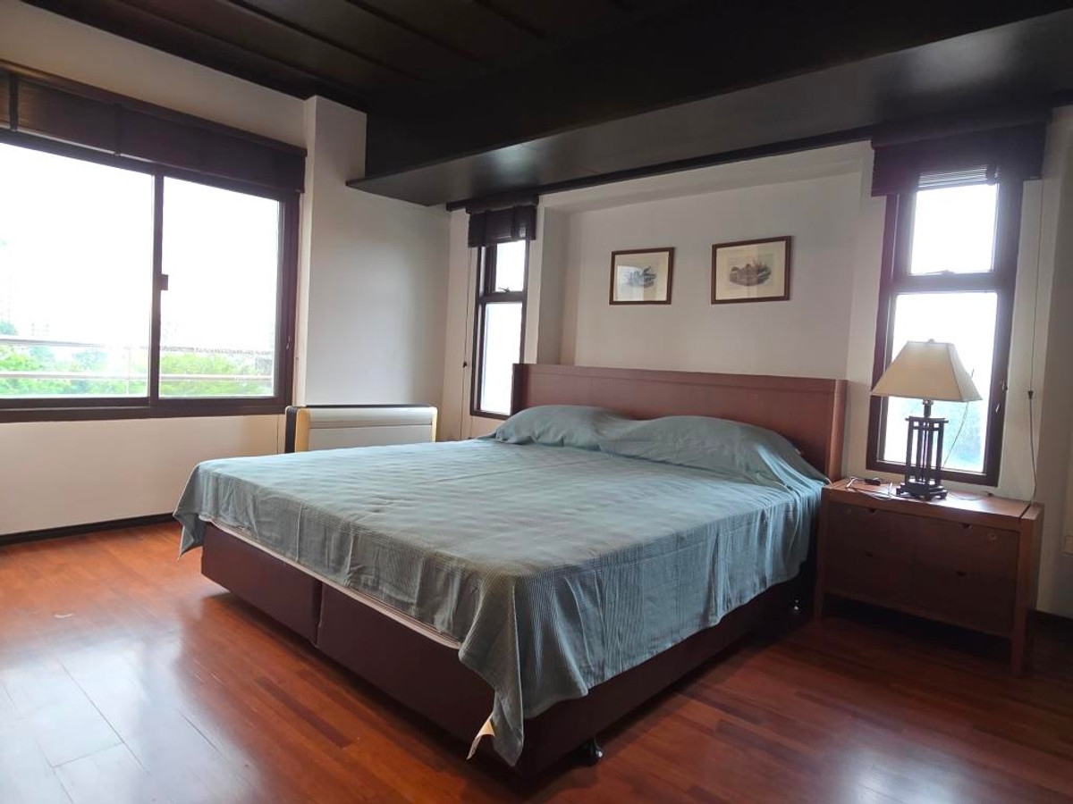 For RentAri,Anusaowaree : Low-rise apartment, area 200 sq m., 3 bedrooms, loft room 10-15min walk from BTS Ari