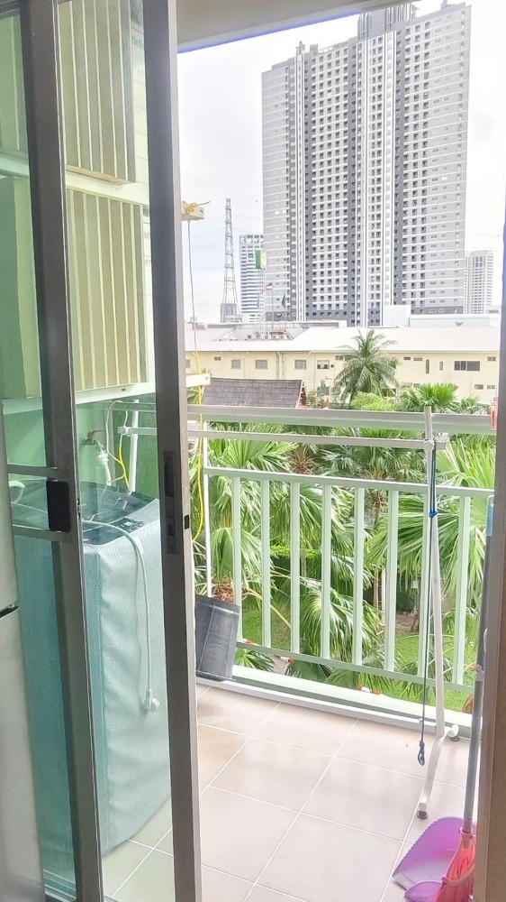 For RentCondoPattanakan, Srinakarin : For rent: Lumpini Place Srinakarin - Hua Mak Station, 8th floor, size 26 sq m, price 10,000 baht, has a washing machine, ready to move in on 15 October, accepting reservations📌